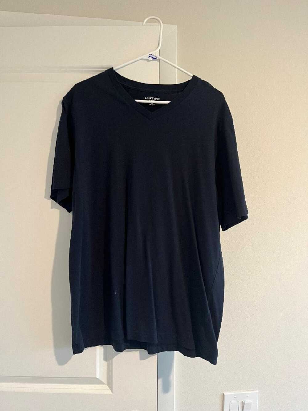 Men's Land's End V Neck Soft Navy Blue Tee Size Large